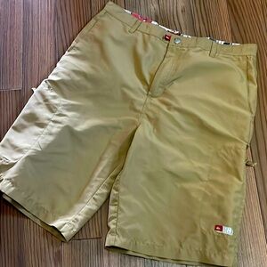 Quicksilver Short size 33